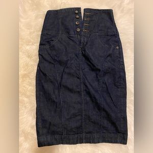 Beautiful midi skirt.great condition..nice for work or evening event.